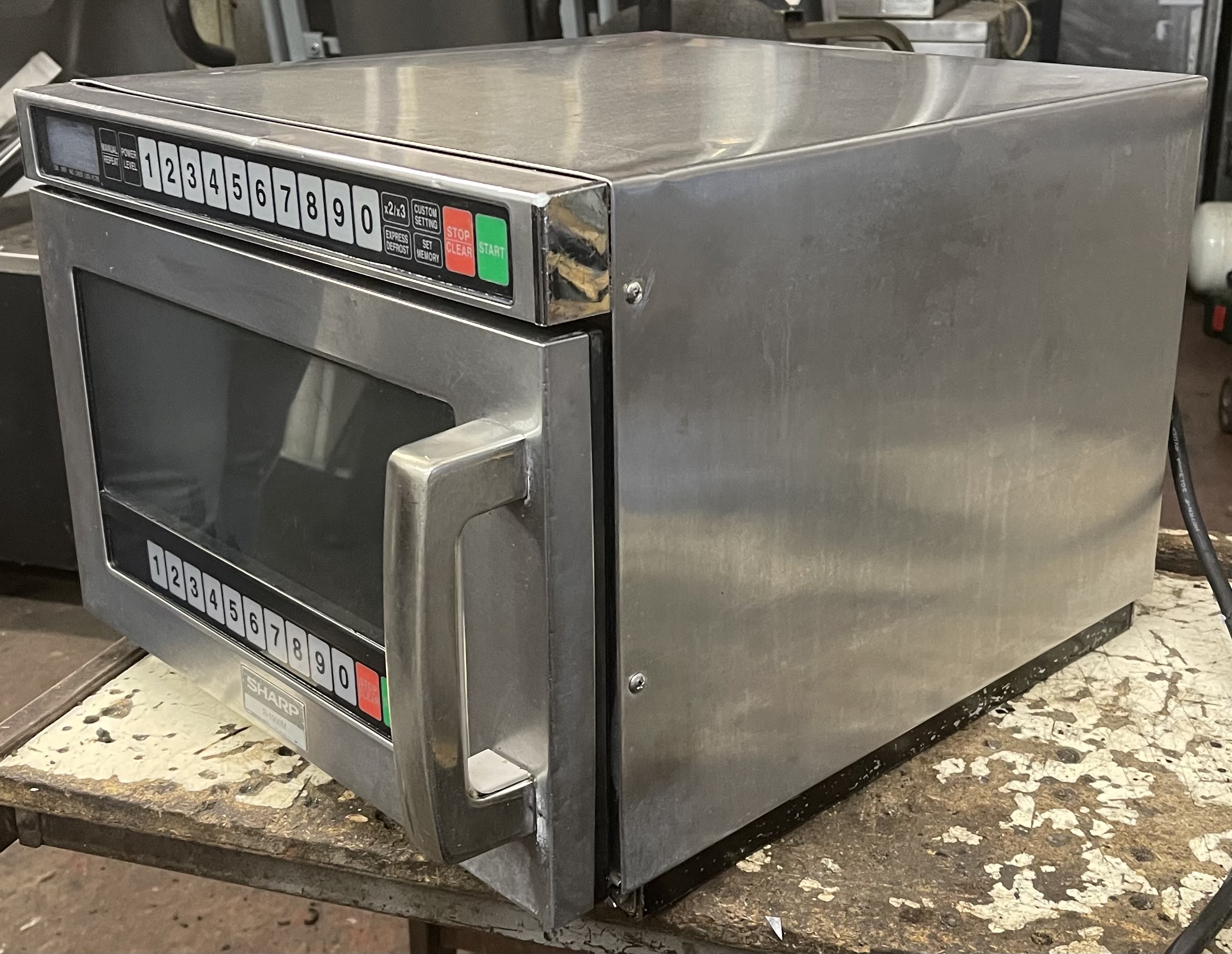 Sharp Microwave R1900M 1900W, Touch controls - Image 3