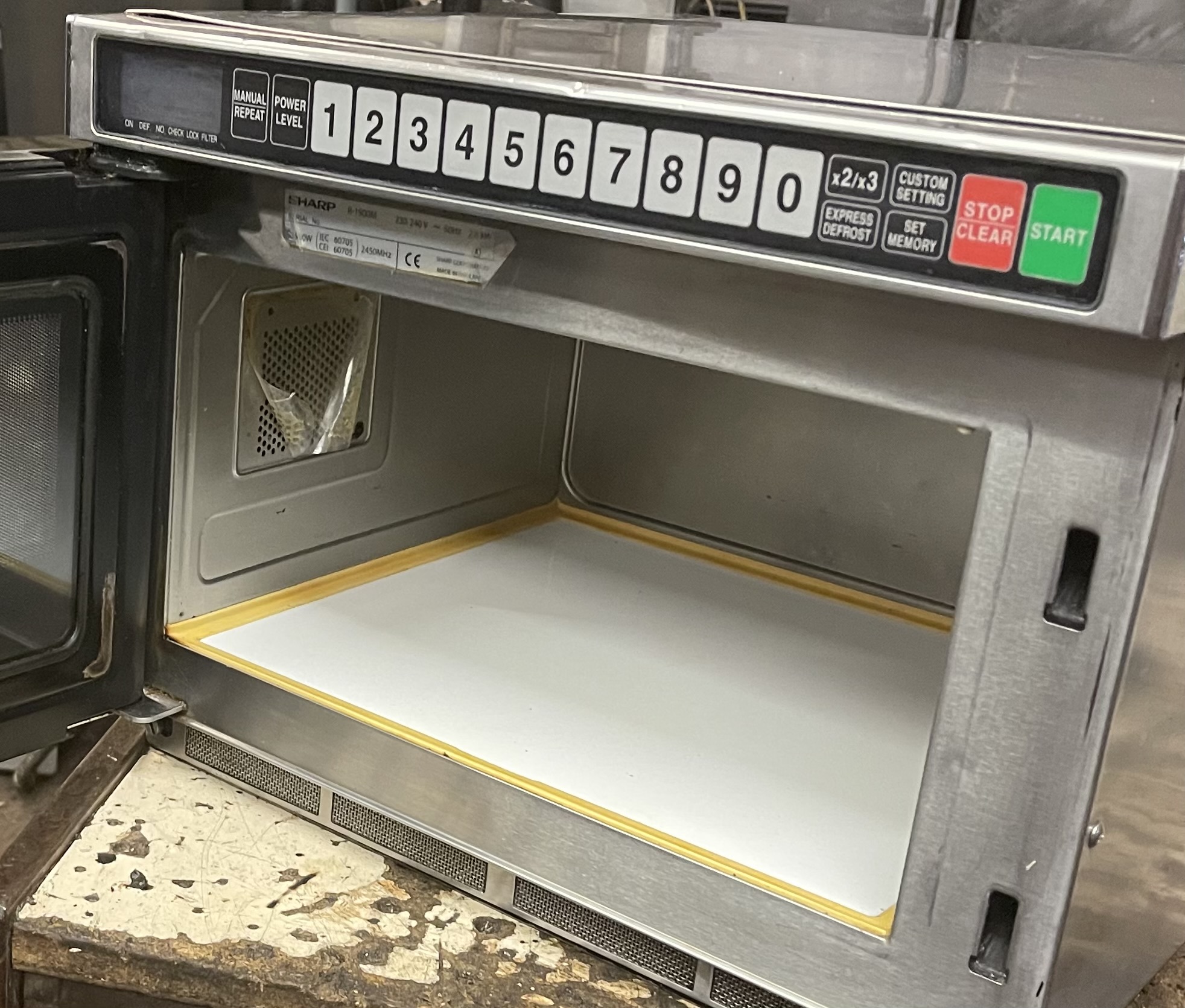 Sharp Microwave R1900M 1900W, Touch controls - Image 4