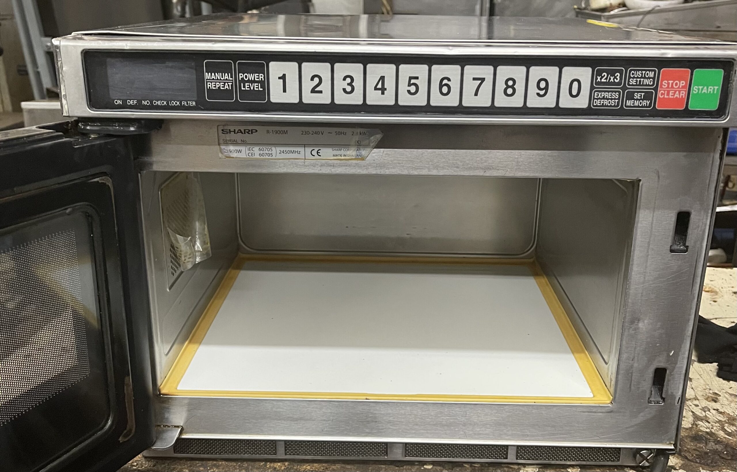 Sharp Microwave R1900M 1900W, Touch controls - Image 5