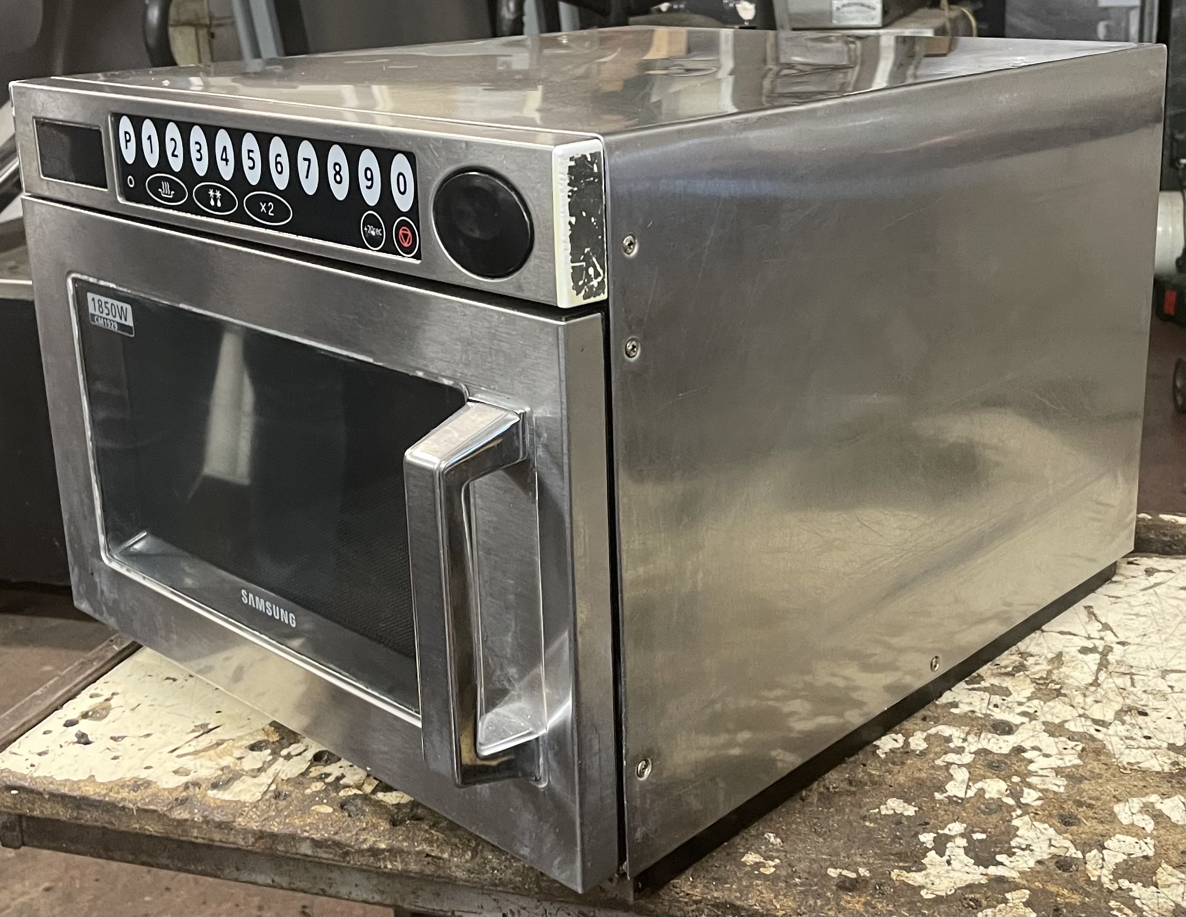 Samsung CM1929 1850W Commercial Microwave Oven - Image 3