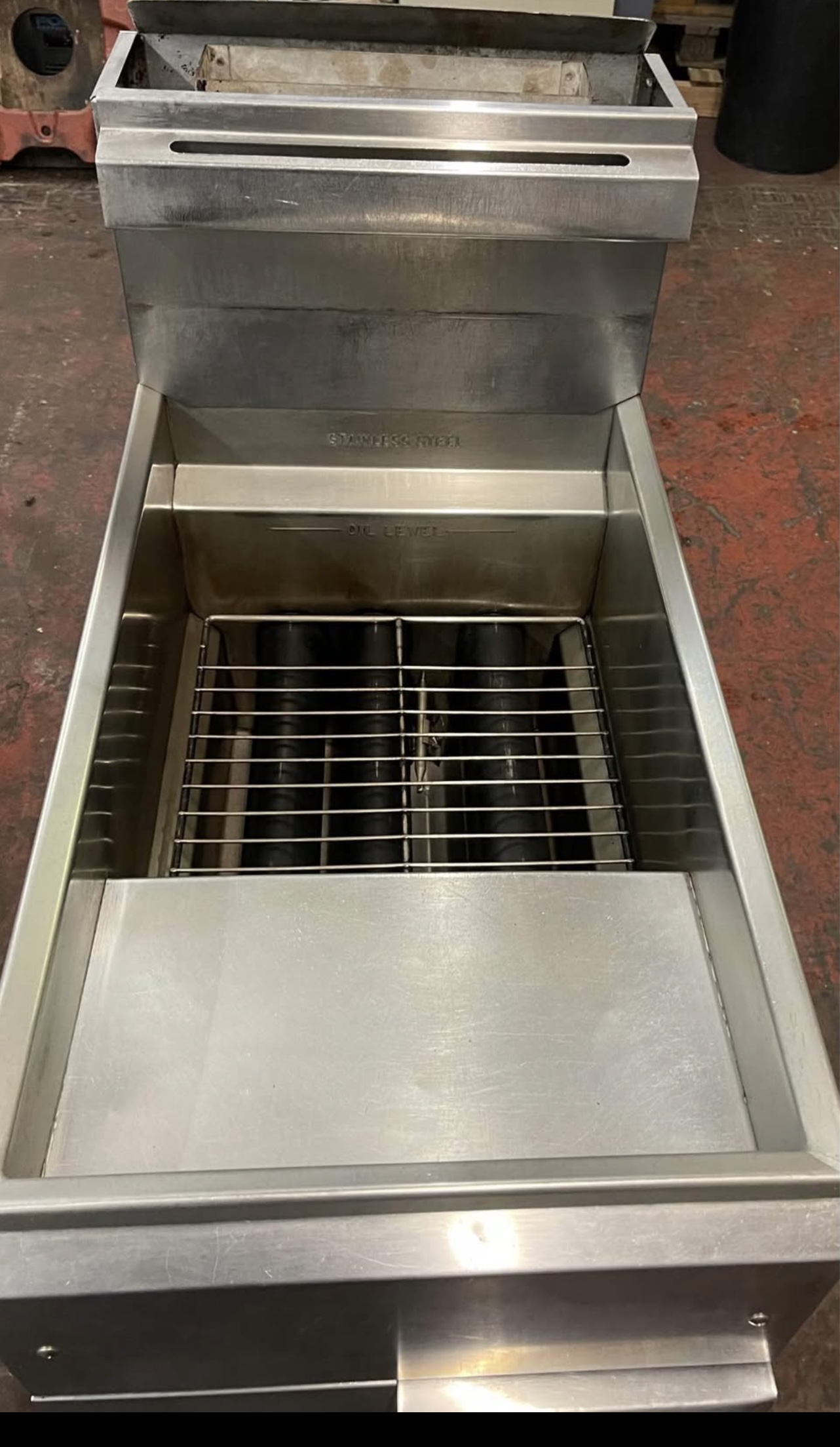 Elite Single Tank, Free Standing Natural Gas, Double Basket Fryer - Image 3