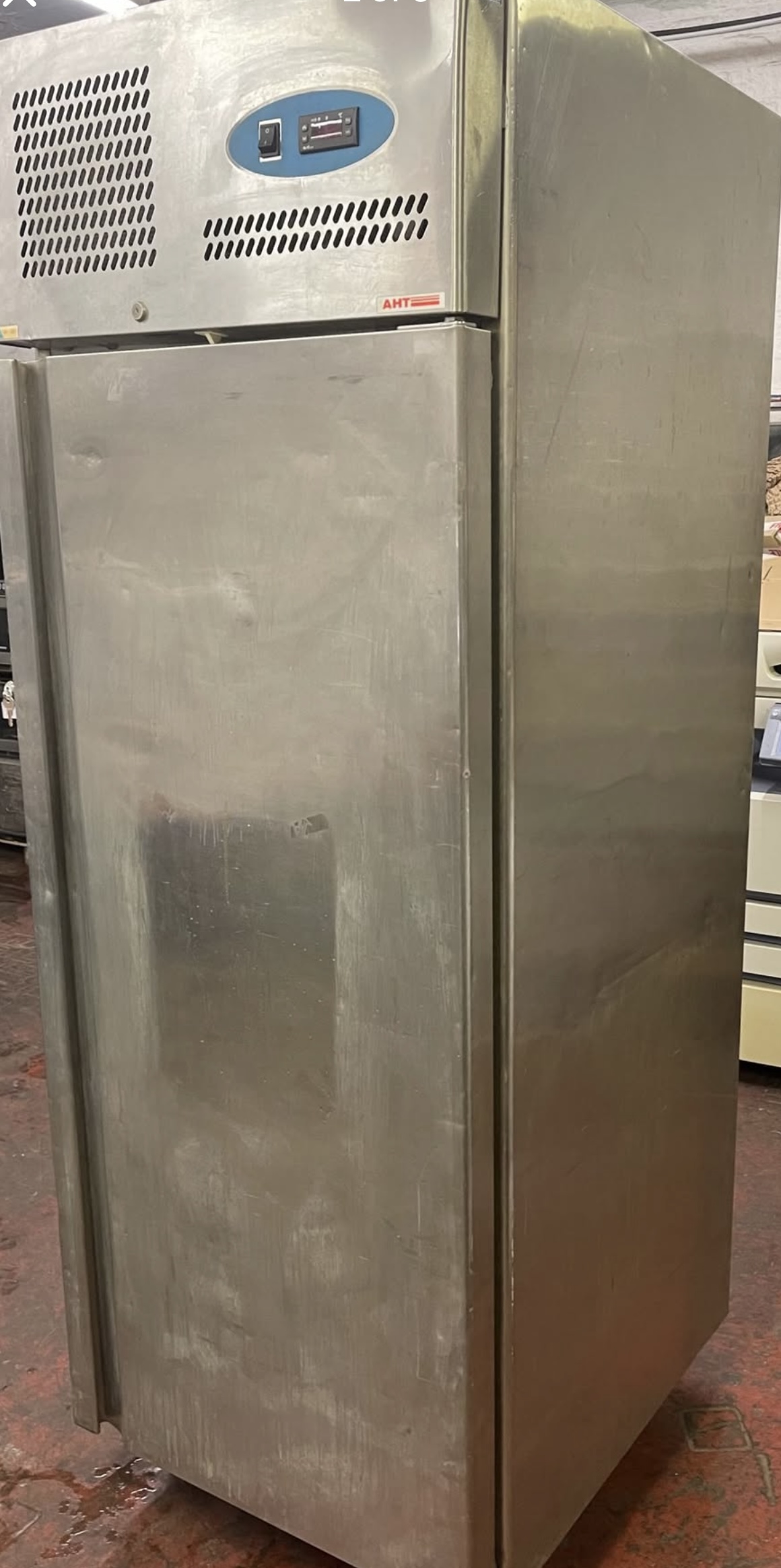 AHT Energy Efficient Single Door Upright Freezer 700Ltr - Image 3